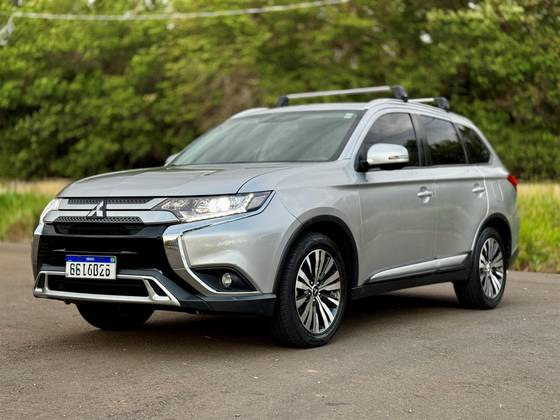 MITSUBISHI OUTLANDER 2.0 MIVEC GASOLINA HPE AUTOMÁTICO